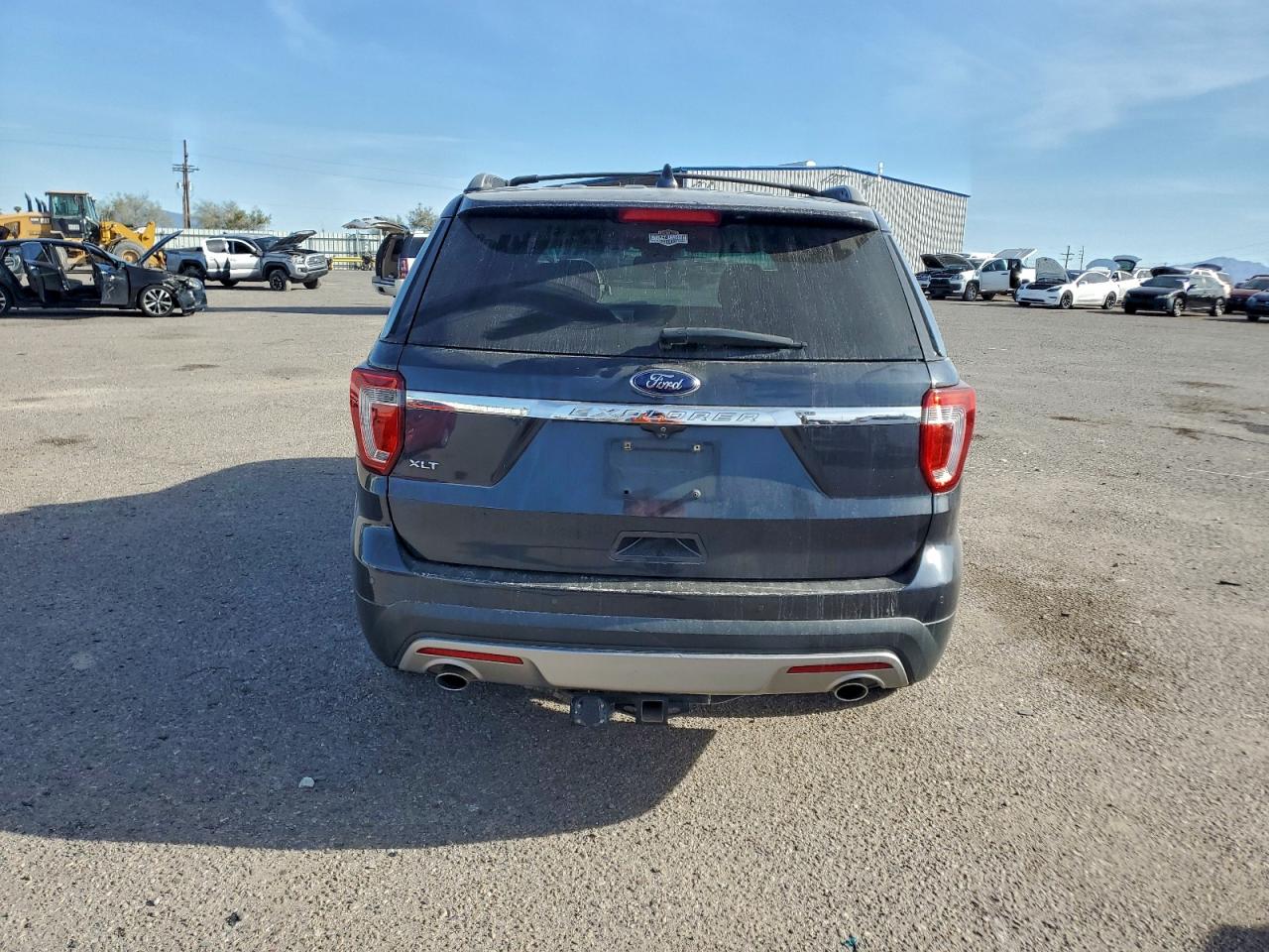 2017 FORD EXPLORER XLT photo 16