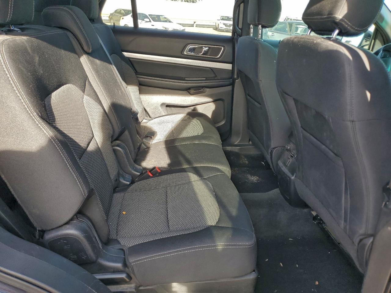 2017 FORD EXPLORER XLT photo 28