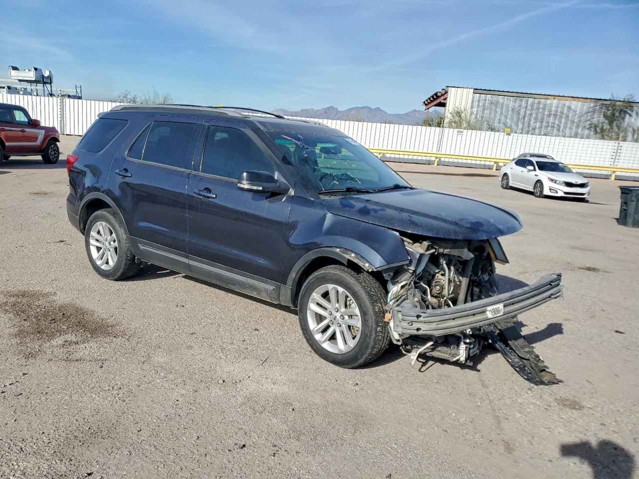2017 FORD EXPLORER XLT photo 10