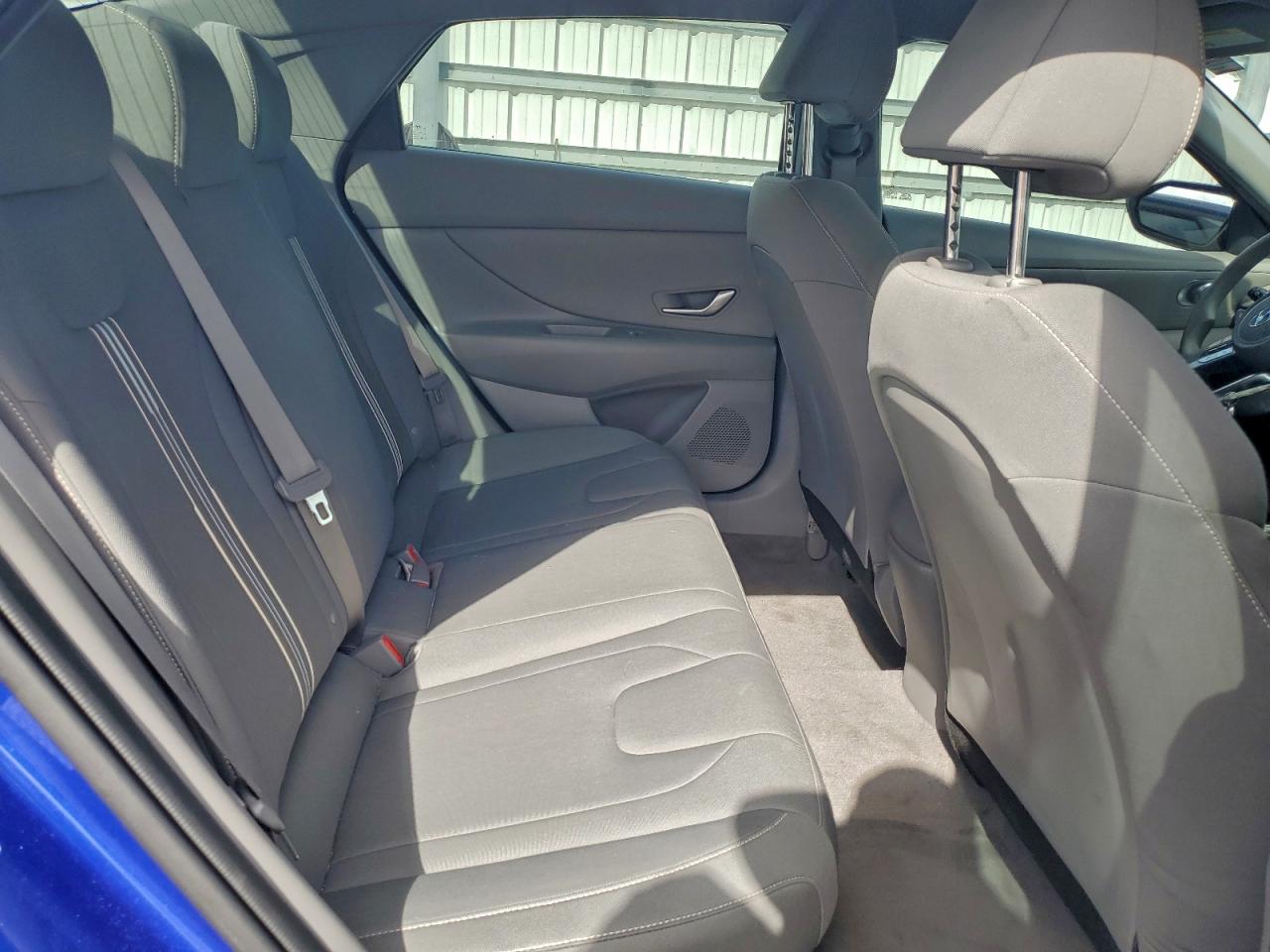 2023 HYUNDAI ELANTRA BLUE photo 28