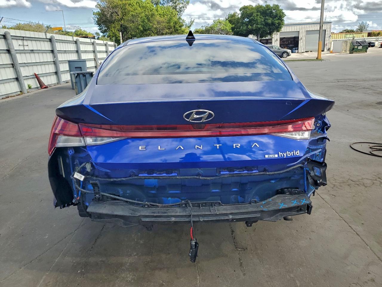 2023 HYUNDAI ELANTRA BLUE photo 16