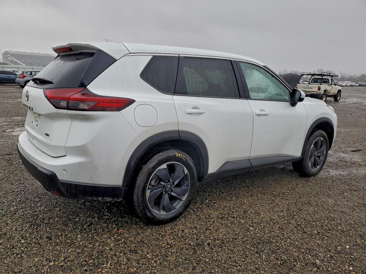 2025 NISSAN ROGUE SV photo 3