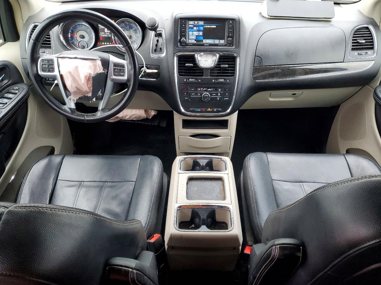 2013 CHRYSLER TOWN & COUNTRY TOURING photo 8