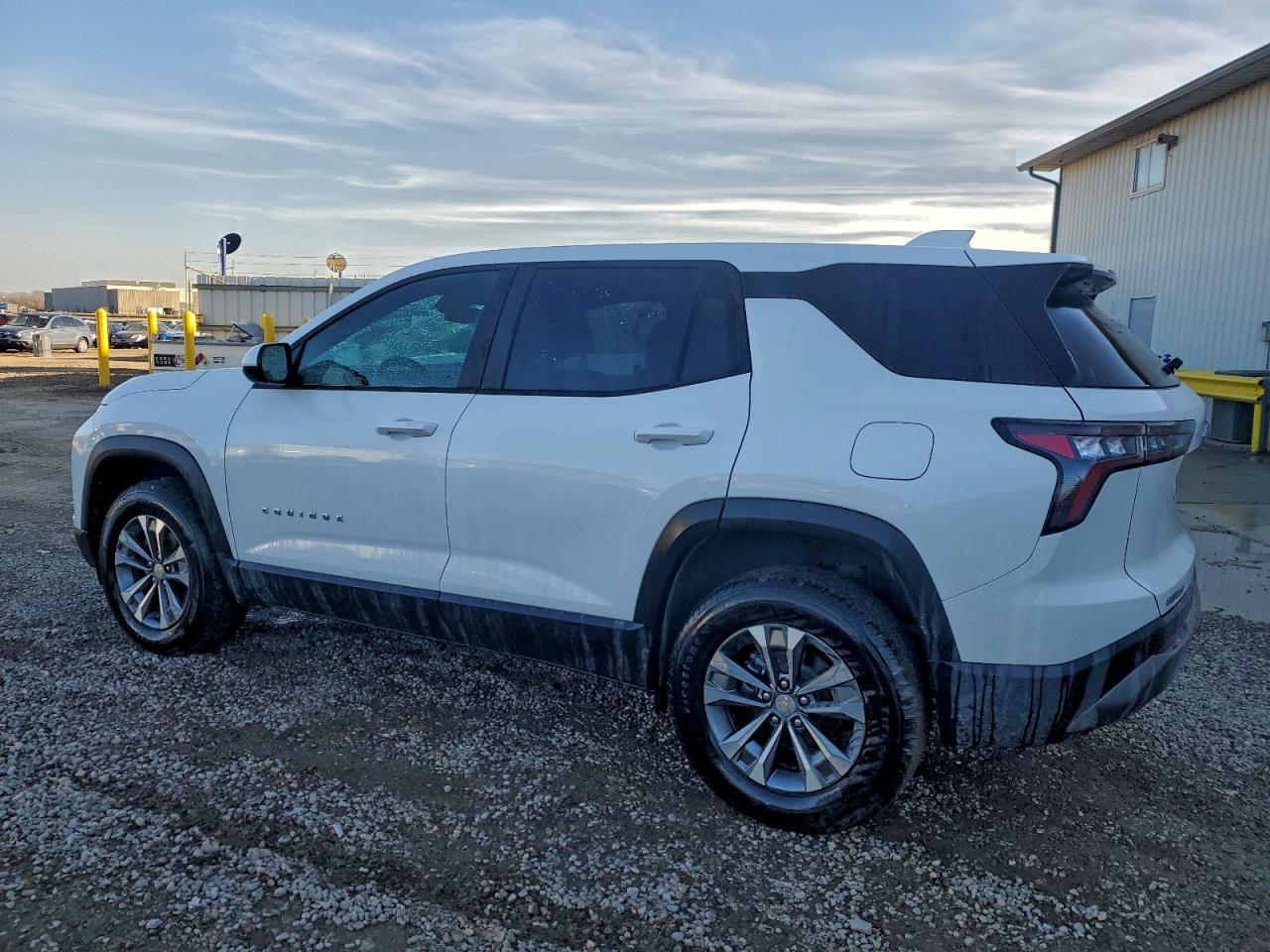 2026 CHEVROLET EQUINOX LT photo 2