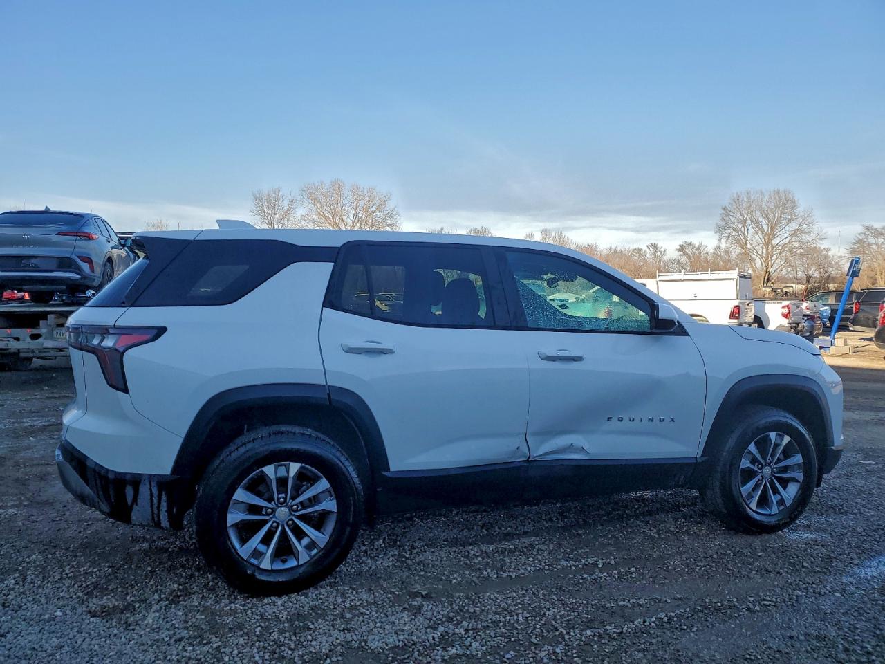 2026 CHEVROLET EQUINOX LT photo 3
