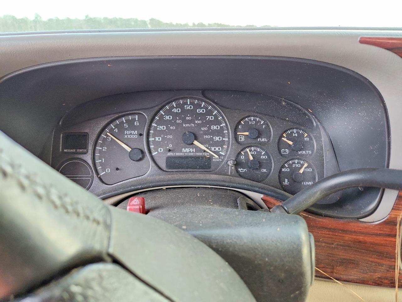 2002 CHEVROLET SUBURBAN K1500 photo 9