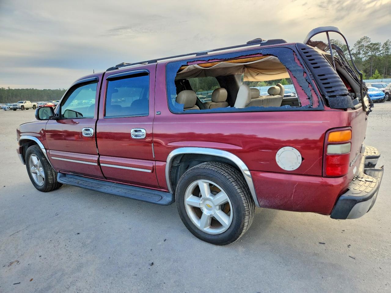 2002 CHEVROLET SUBURBAN K1500 photo 2