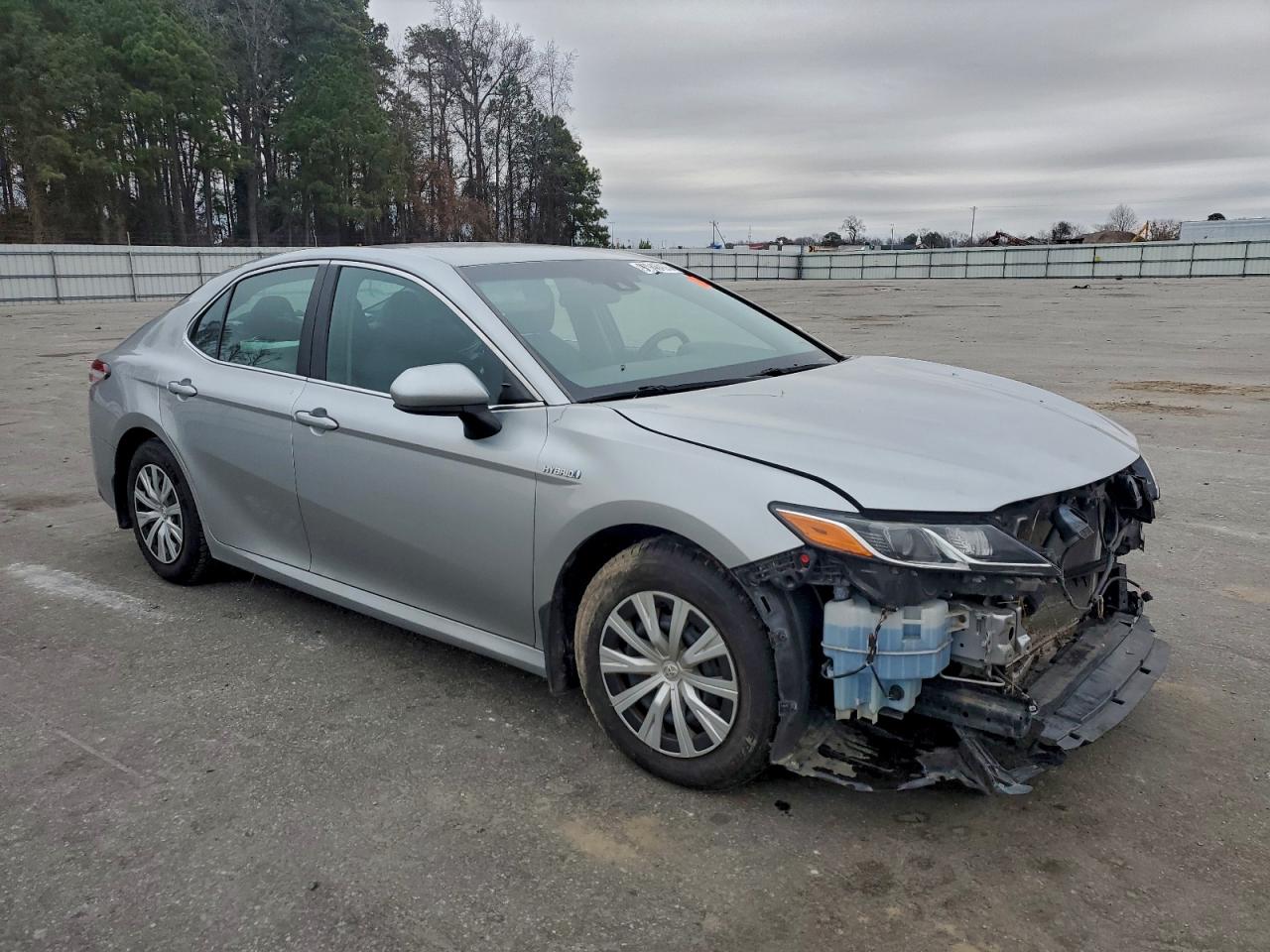 2018 TOYOTA CAMRY LE photo 4