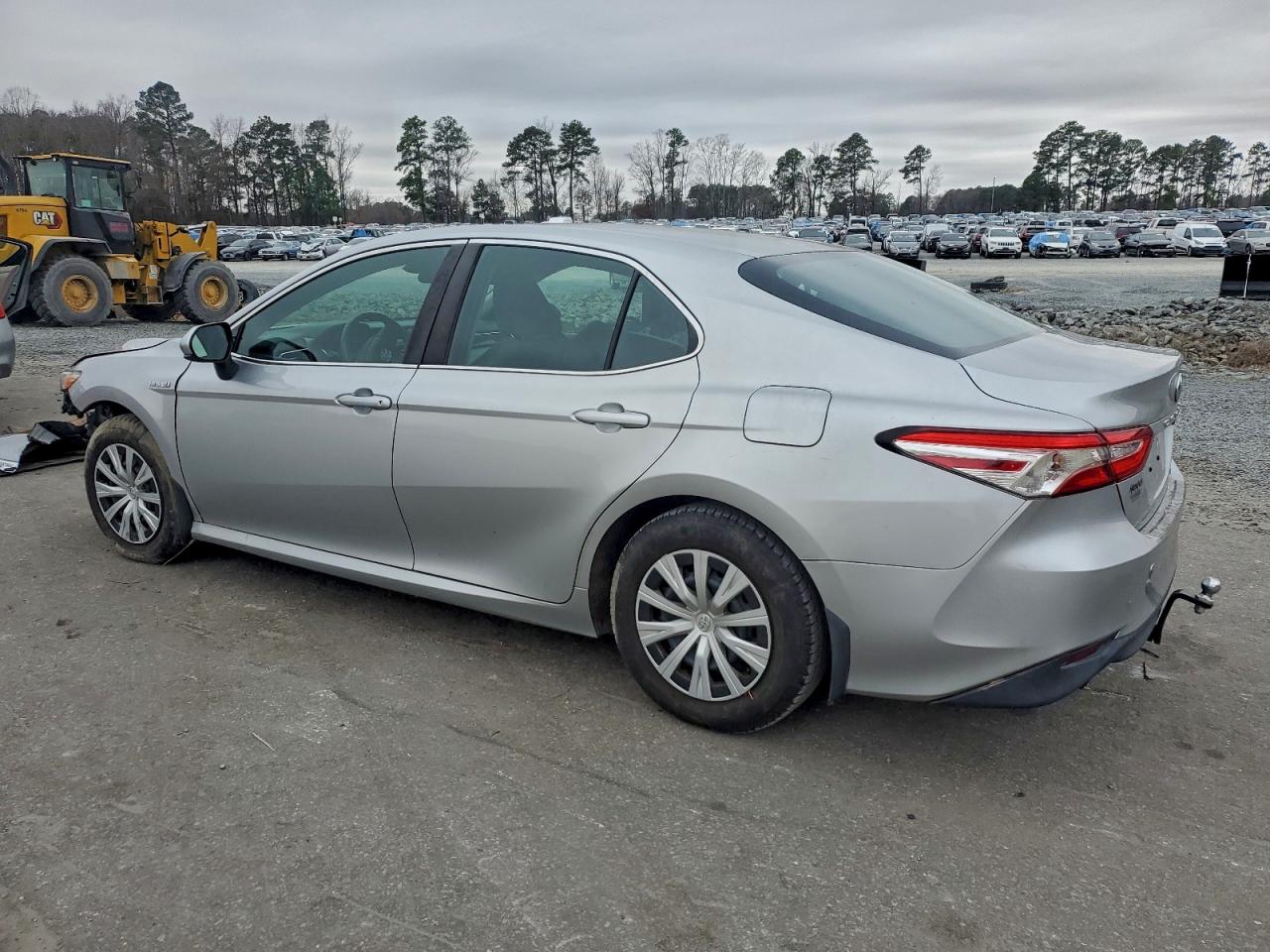 2018 TOYOTA CAMRY LE photo 2