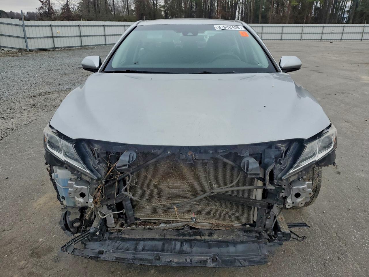 2018 TOYOTA CAMRY LE photo 5
