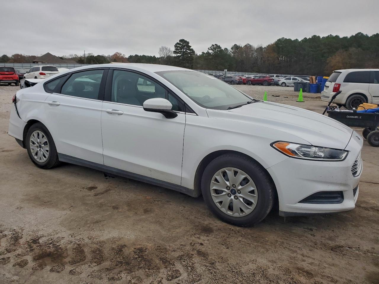 2013 FORD FUSION S photo 4