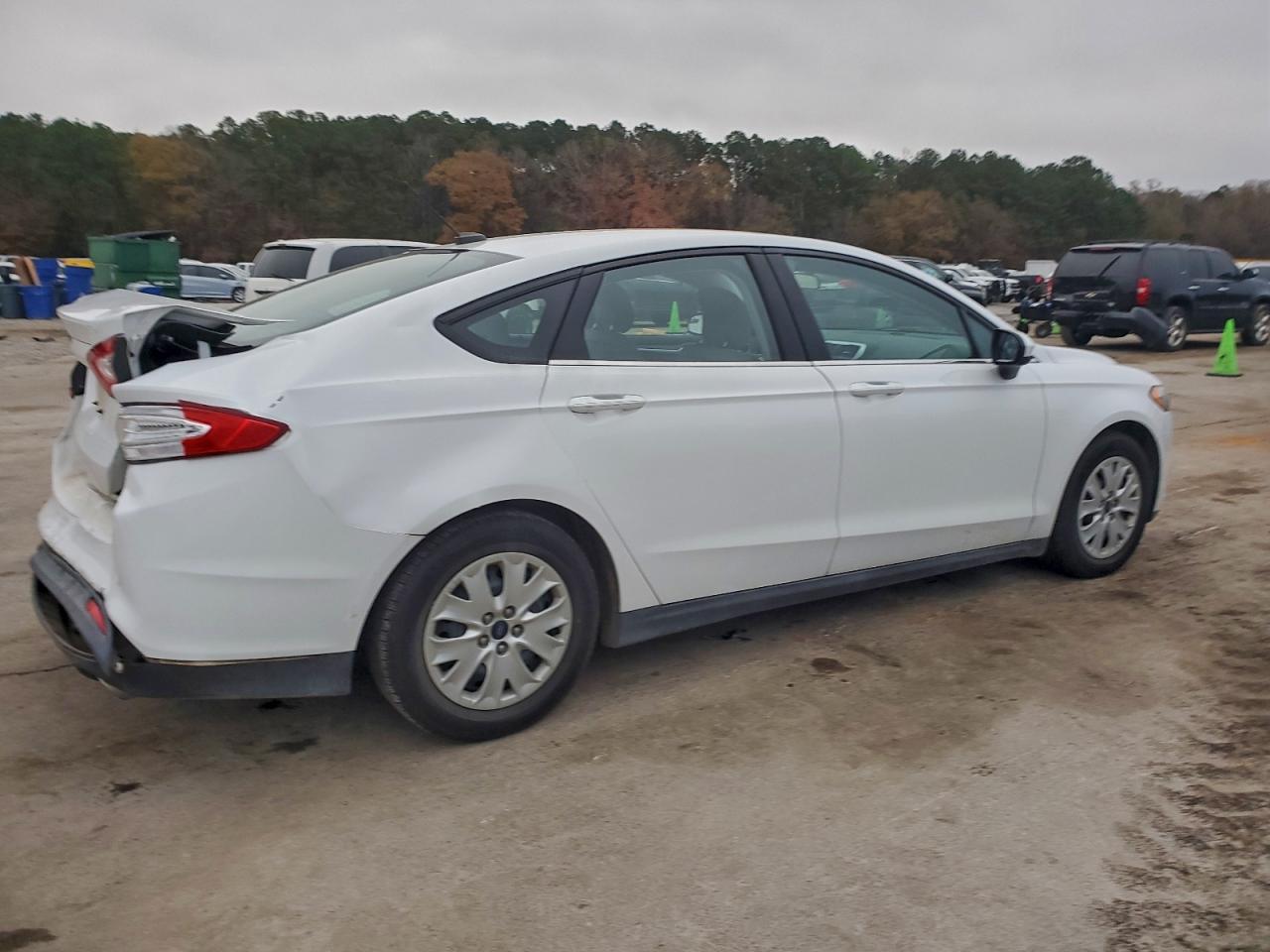 2013 FORD FUSION S photo 3