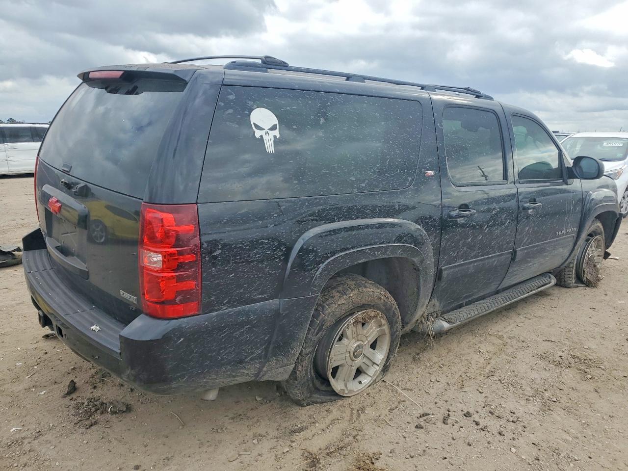 2011 CHEVROLET SUBURBAN C1500 LT photo 5