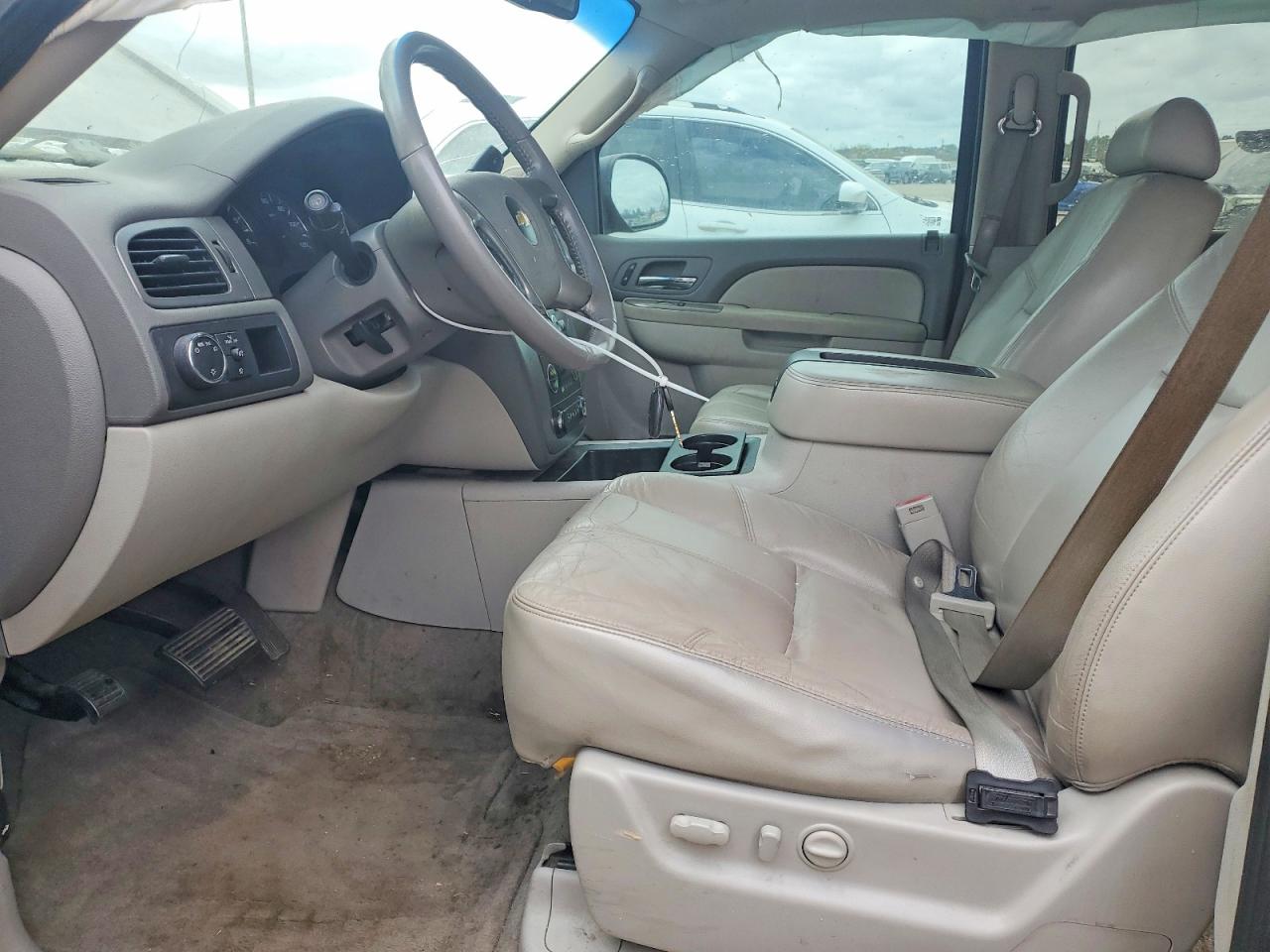 2011 CHEVROLET SUBURBAN C1500 LT photo 13