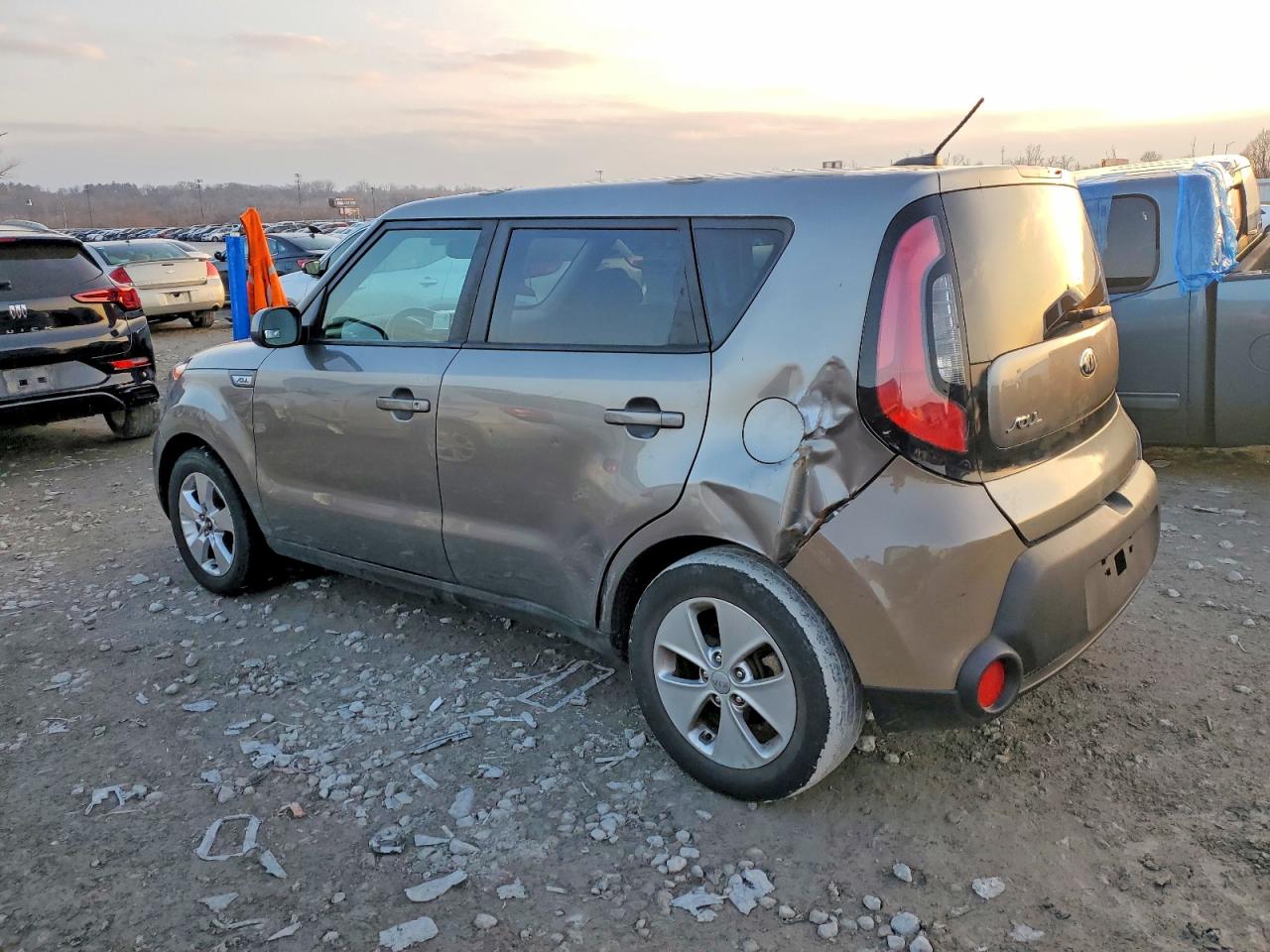 2017 KIA SOUL photo 2