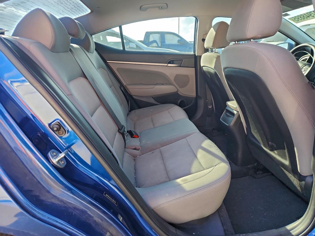 2017 HYUNDAI ELANTRA SE photo 28