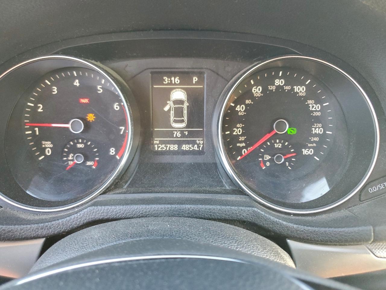 2017 VOLKSWAGEN PASSAT S photo 25