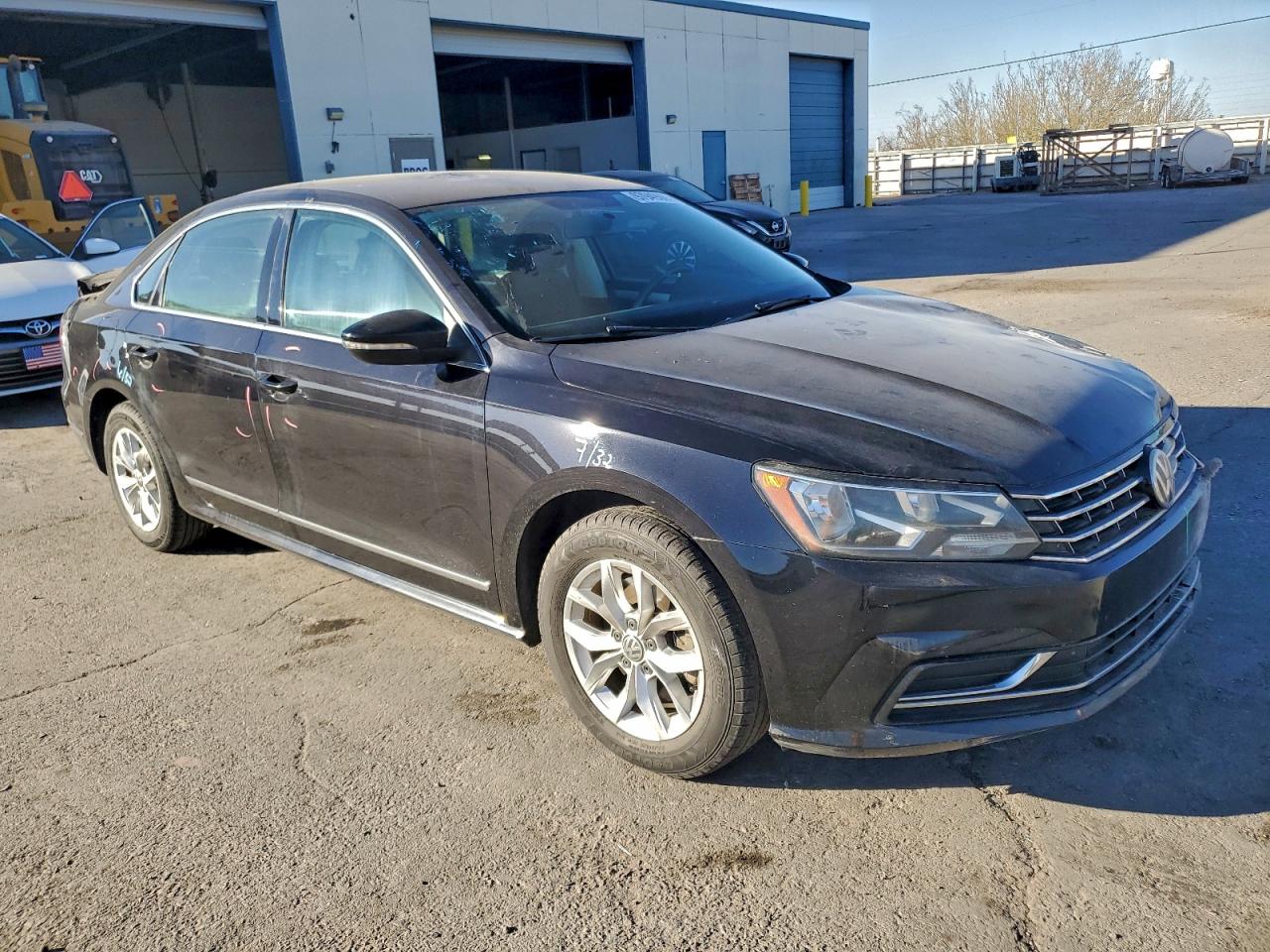 2017 VOLKSWAGEN PASSAT S photo 10