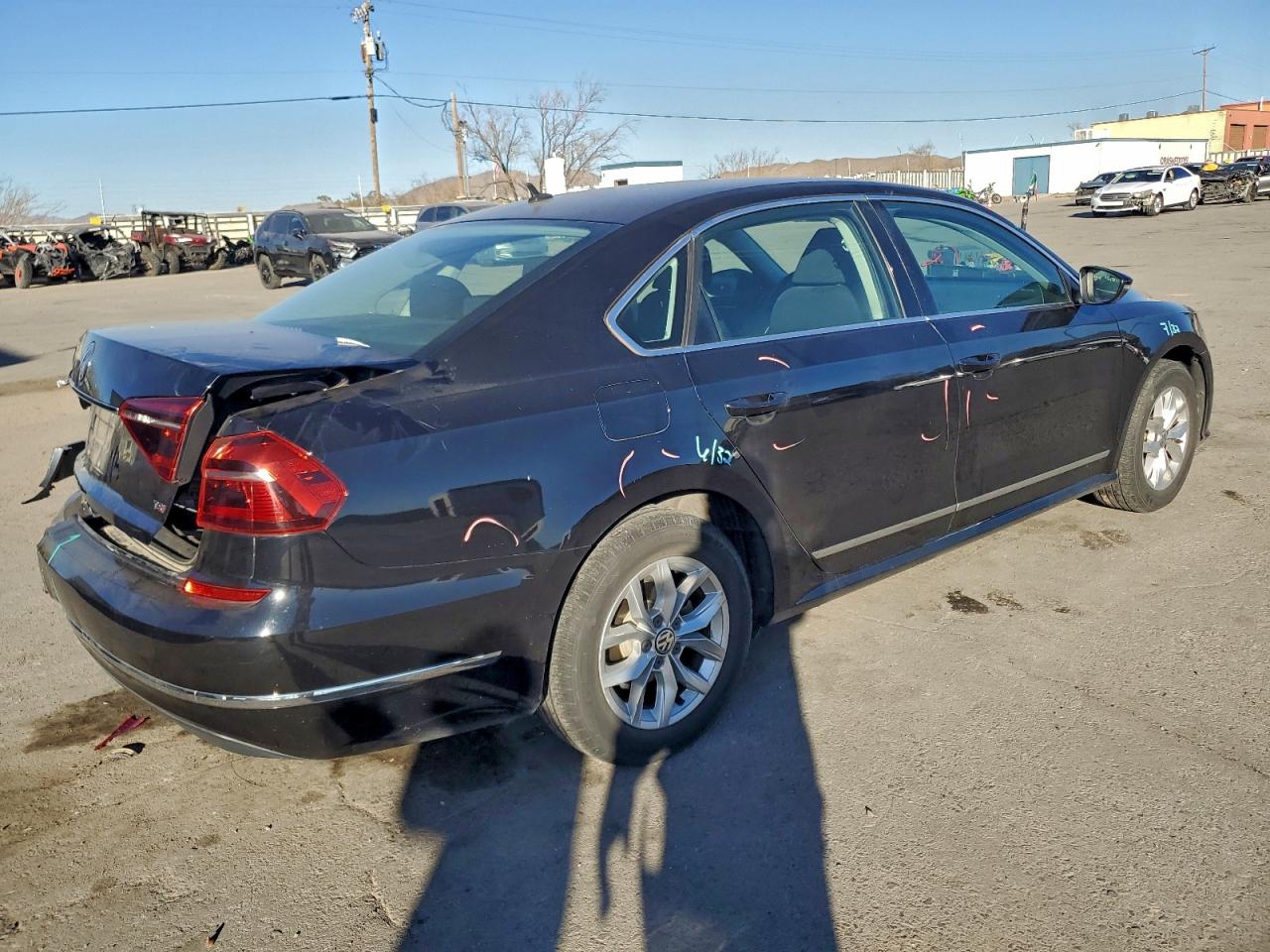 2017 VOLKSWAGEN PASSAT S photo 7
