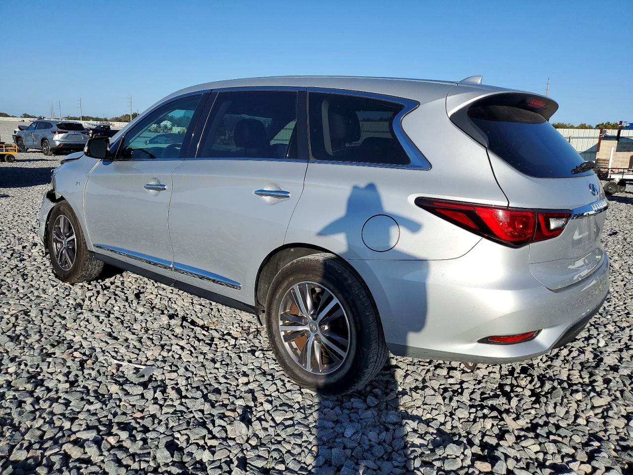 2020 INFINITI QX60 LUXE photo 3