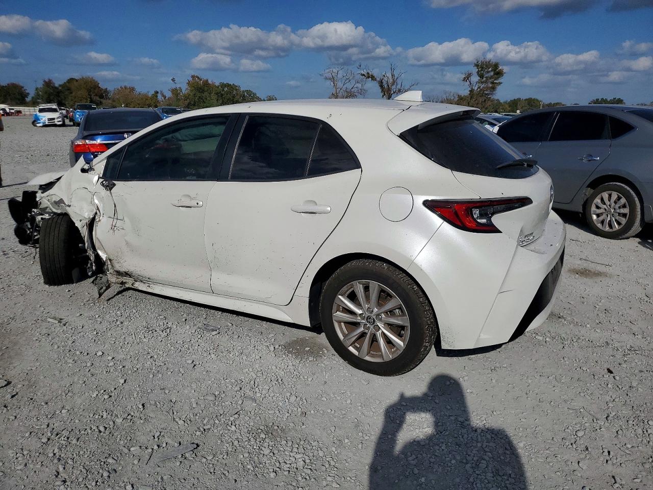 2023 TOYOTA COROLLA SE photo 2