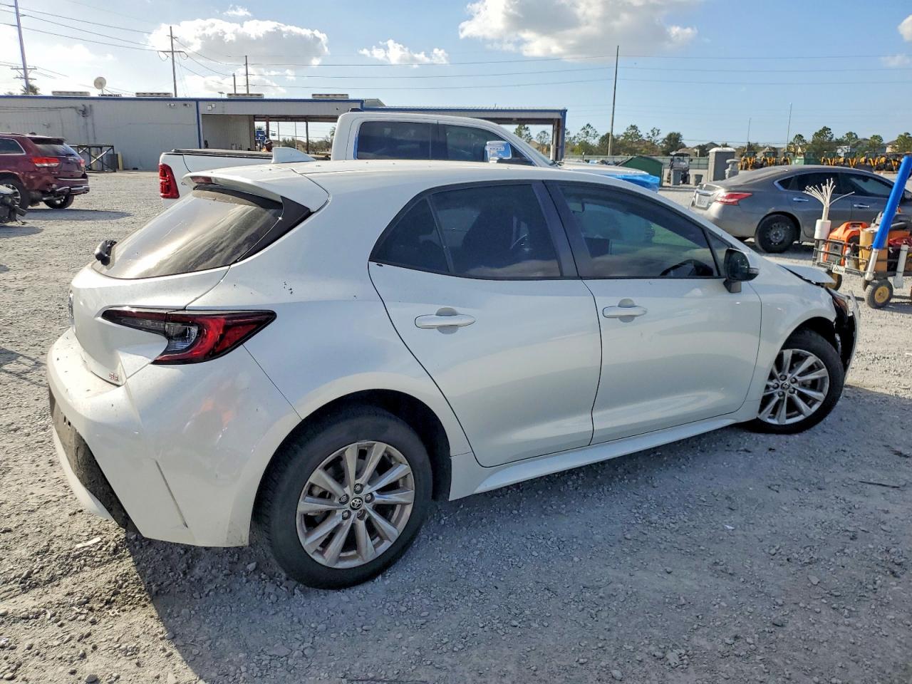 2023 TOYOTA COROLLA SE photo 3