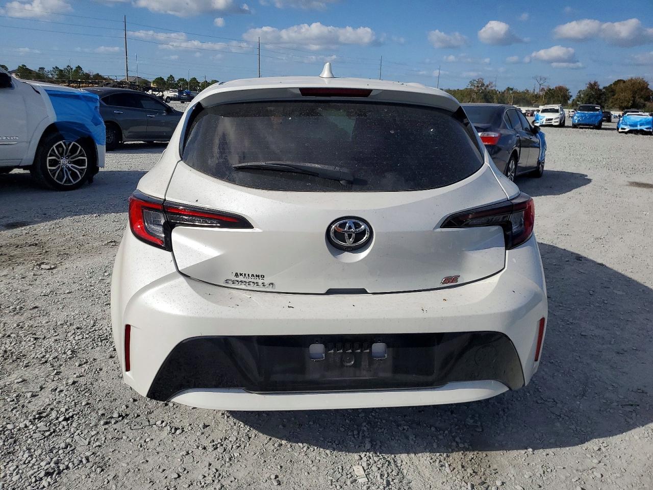 2023 TOYOTA COROLLA SE photo 6
