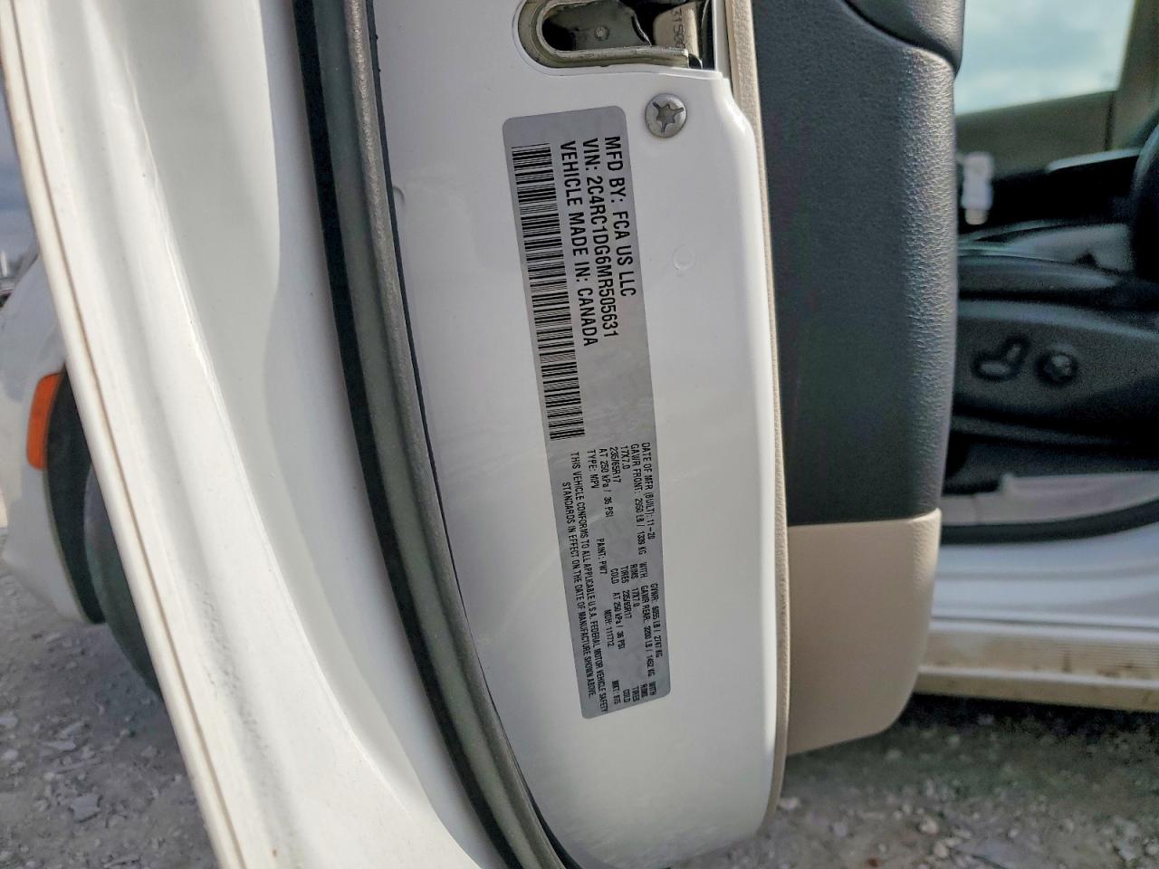 2021 CHRYSLER VOYAGER LXI photo 13