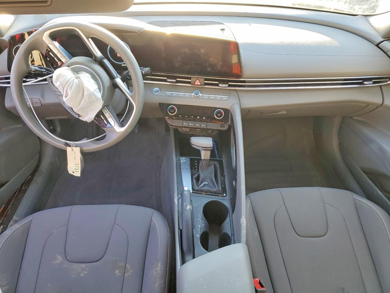 2024 HYUNDAI ELANTRA SEL photo 8