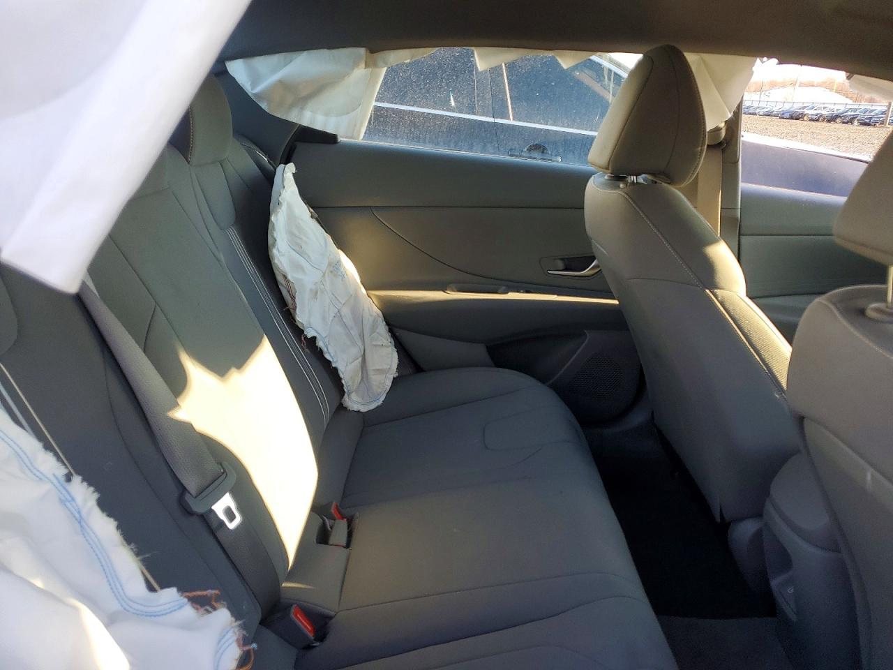 2024 HYUNDAI ELANTRA SEL photo 10
