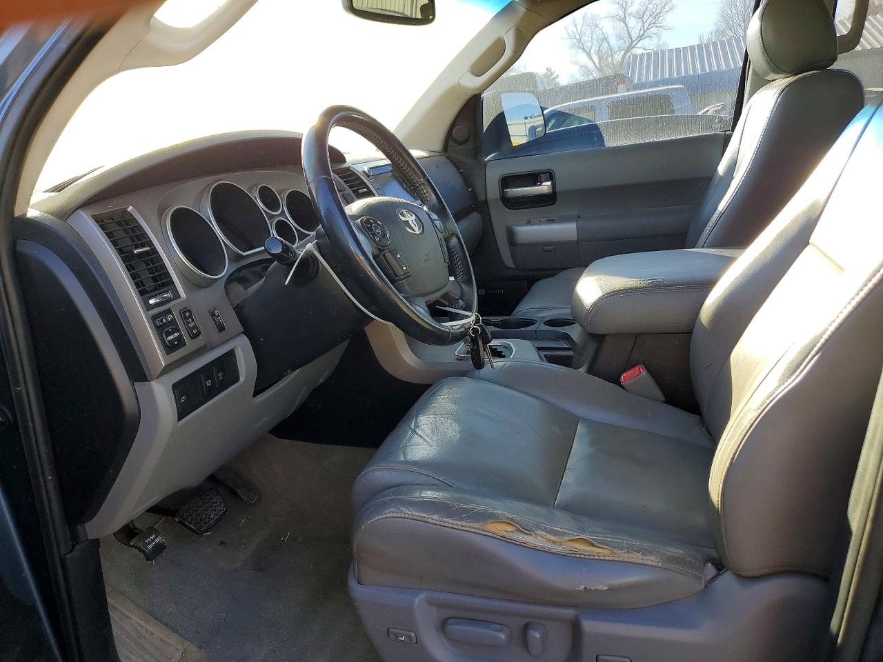 2010 TOYOTA SEQUOIA LIMITED photo 13