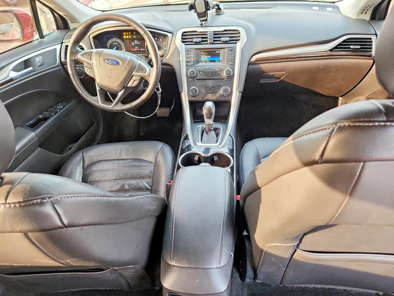 2015 FORD FUSION SE photo 8