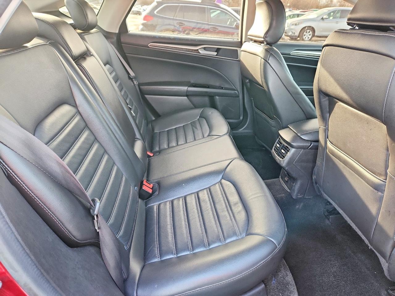 2015 FORD FUSION SE photo 10