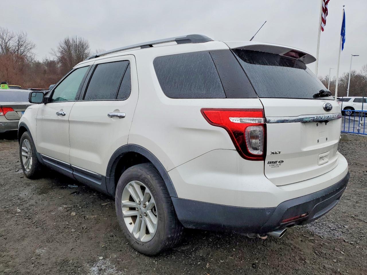 2013 FORD EXPLORER XLT photo 4