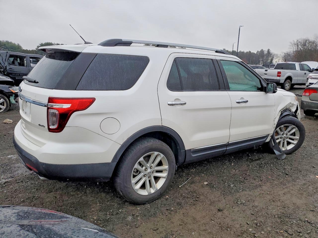 2013 FORD EXPLORER XLT photo 7