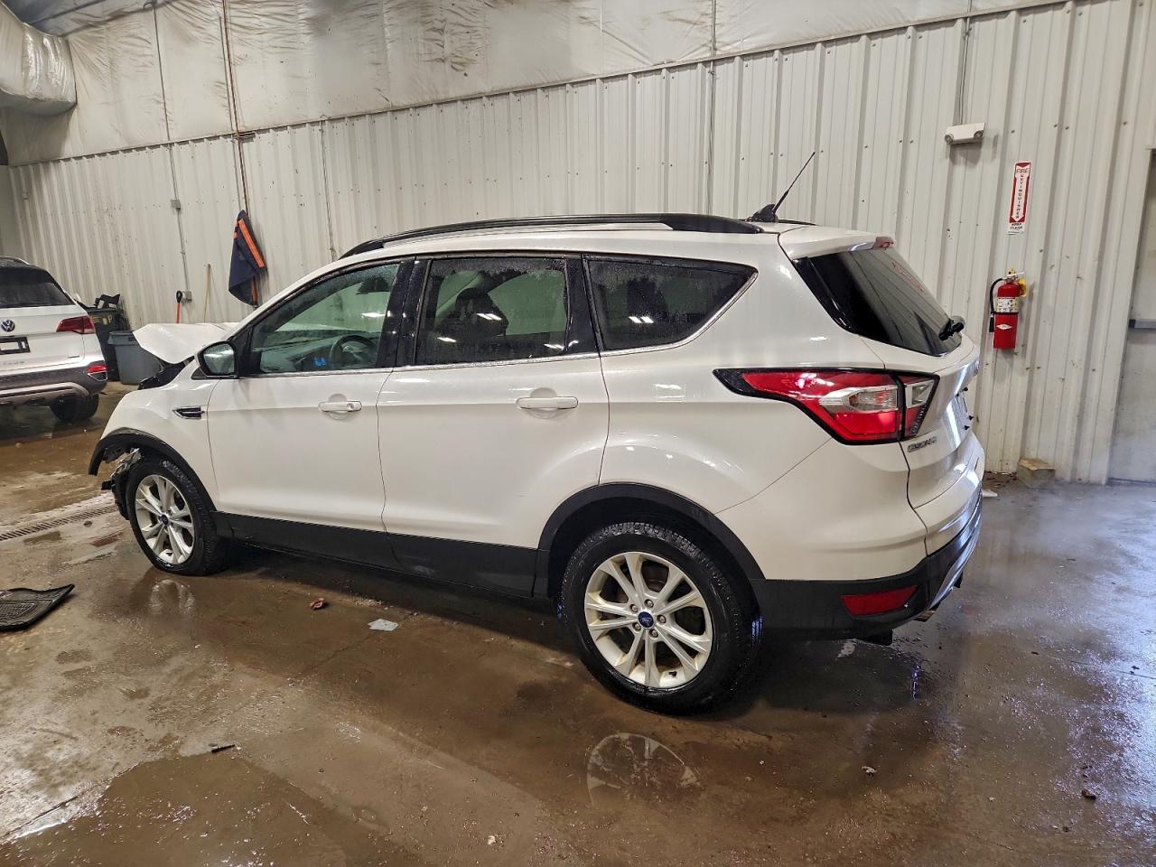 2018 FORD ESCAPE SEL photo 3