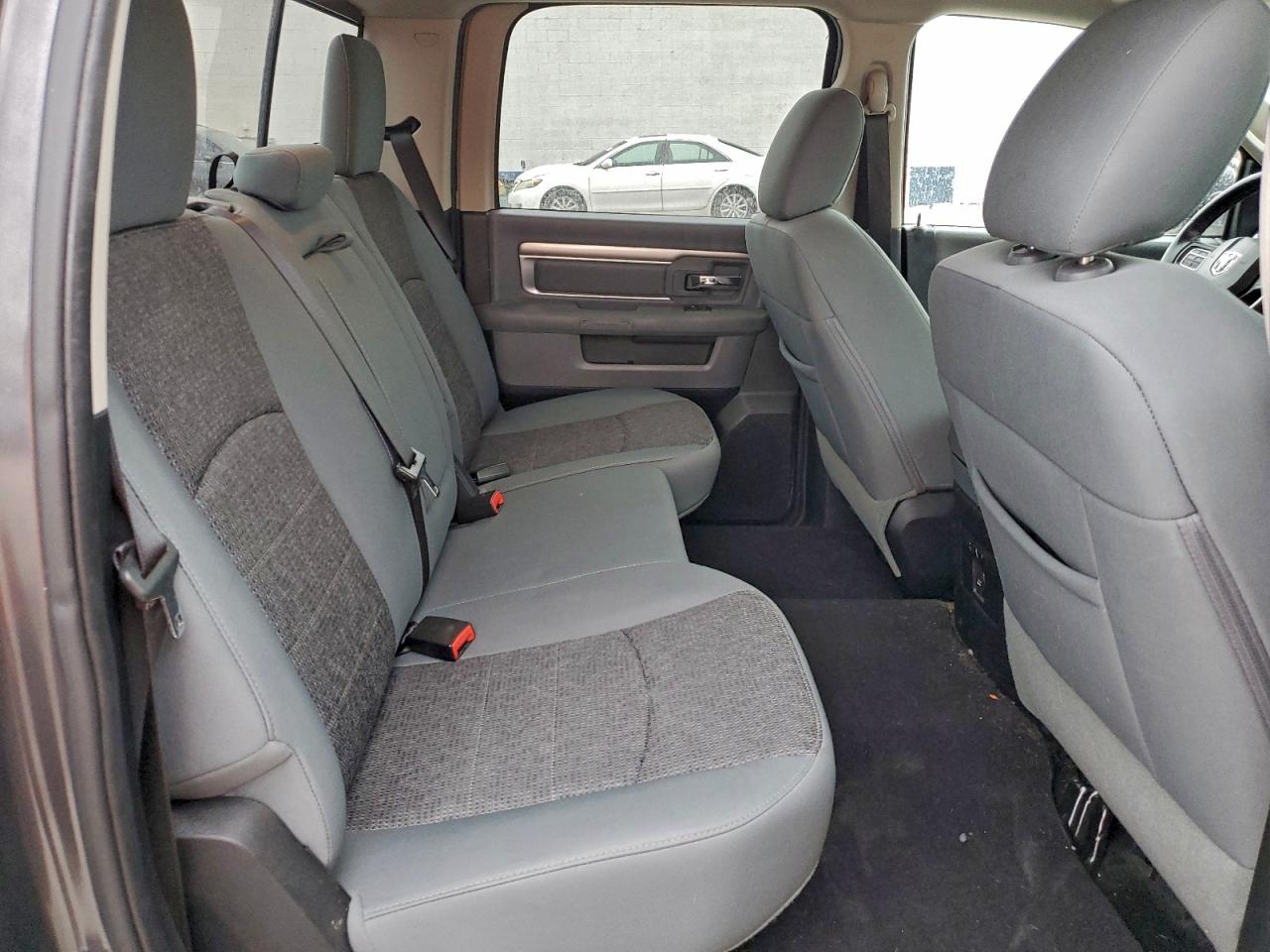 2016 RAM 1500 SLT photo 10