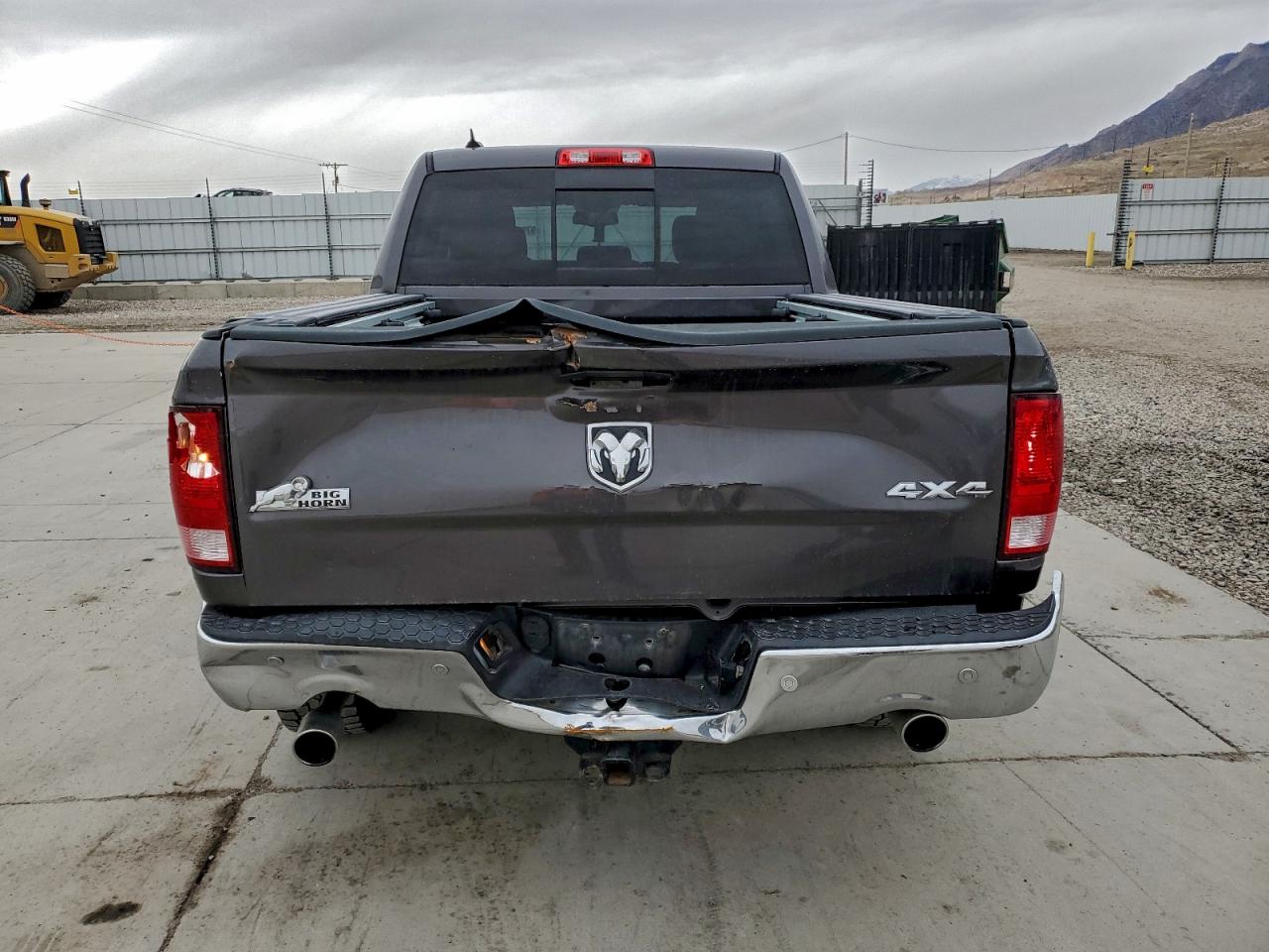 2016 RAM 1500 SLT photo 6