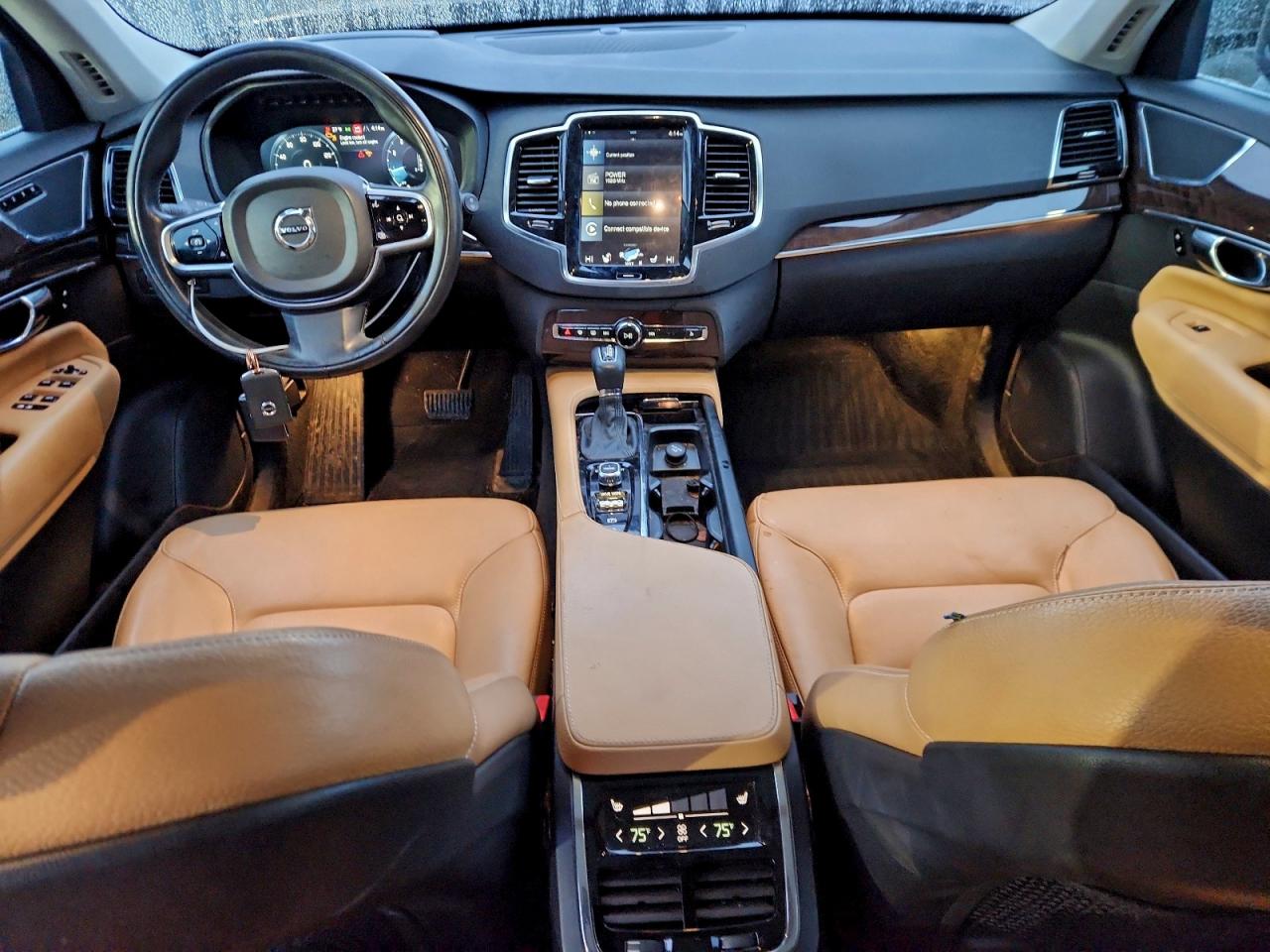 2016 VOLVO XC90 T6 photo 15
