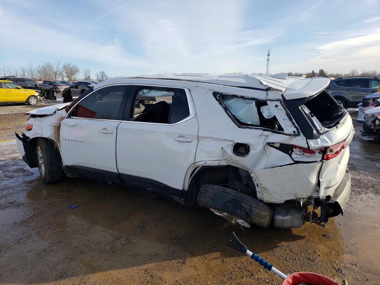 2019 CHEVROLET TRAVERSE LS photo 2