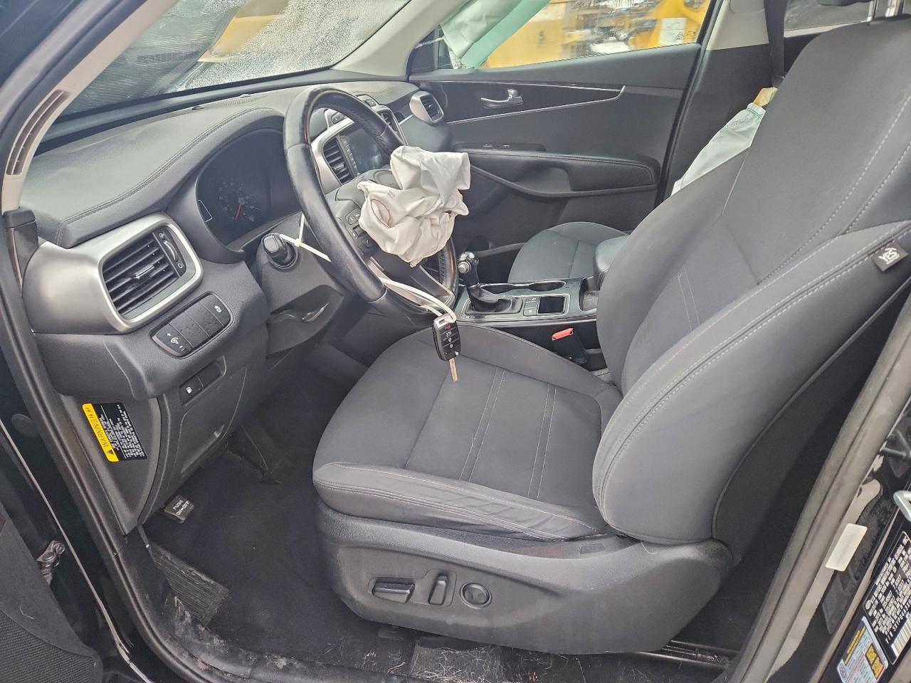 2017 KIA SORENTO LX photo 13