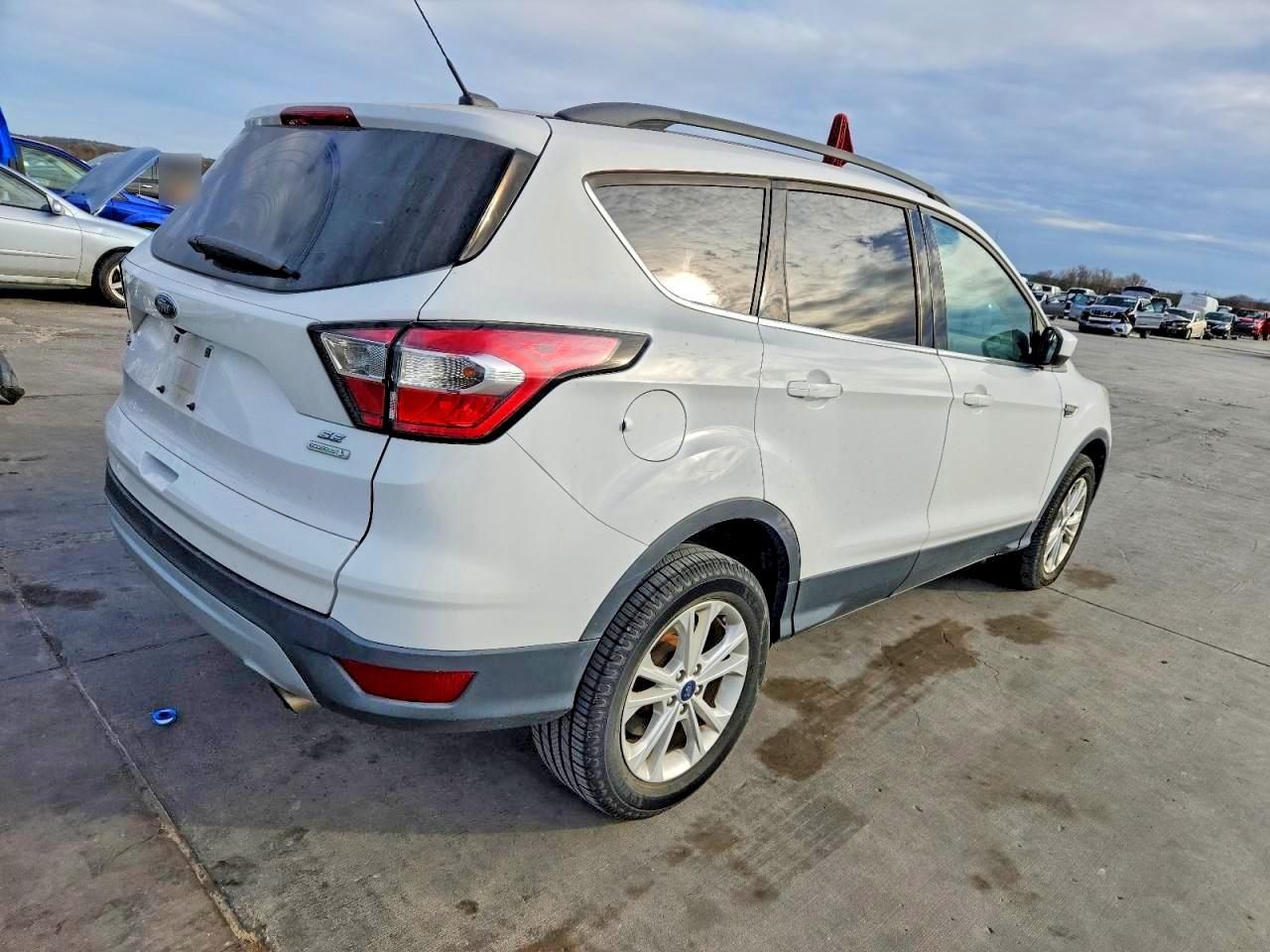 2018 FORD ESCAPE SE photo 7