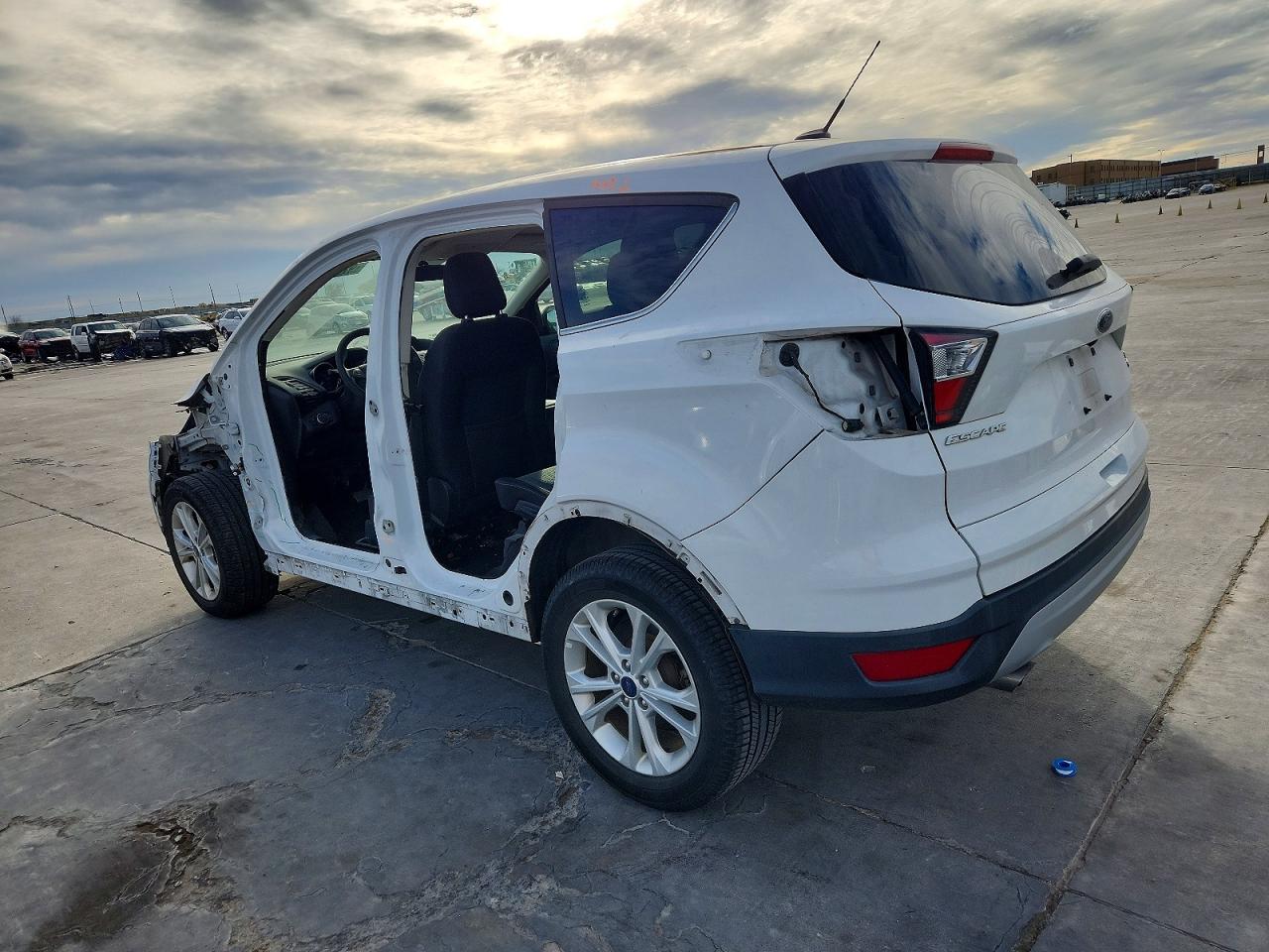 2018 FORD ESCAPE SE photo 4