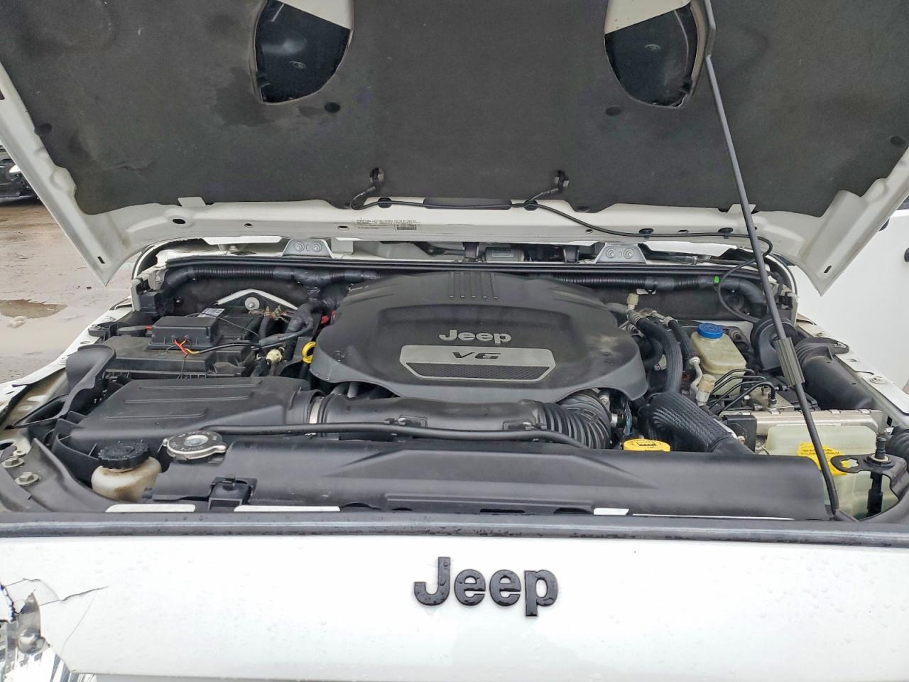 2015 JEEP WRANGLER UNLIMITED SAHARA photo 31
