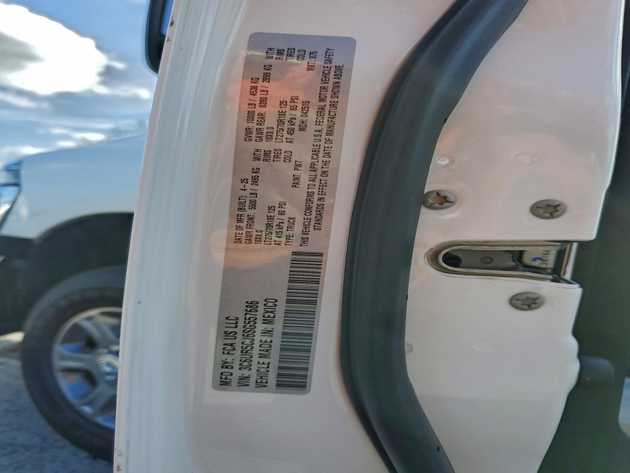 2025 RAM 2500 TRADESMAN photo 23