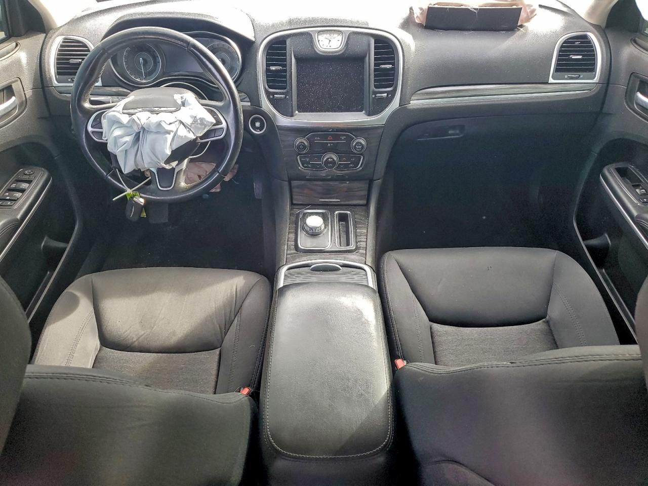 2019 CHRYSLER 300 TOURING photo 8