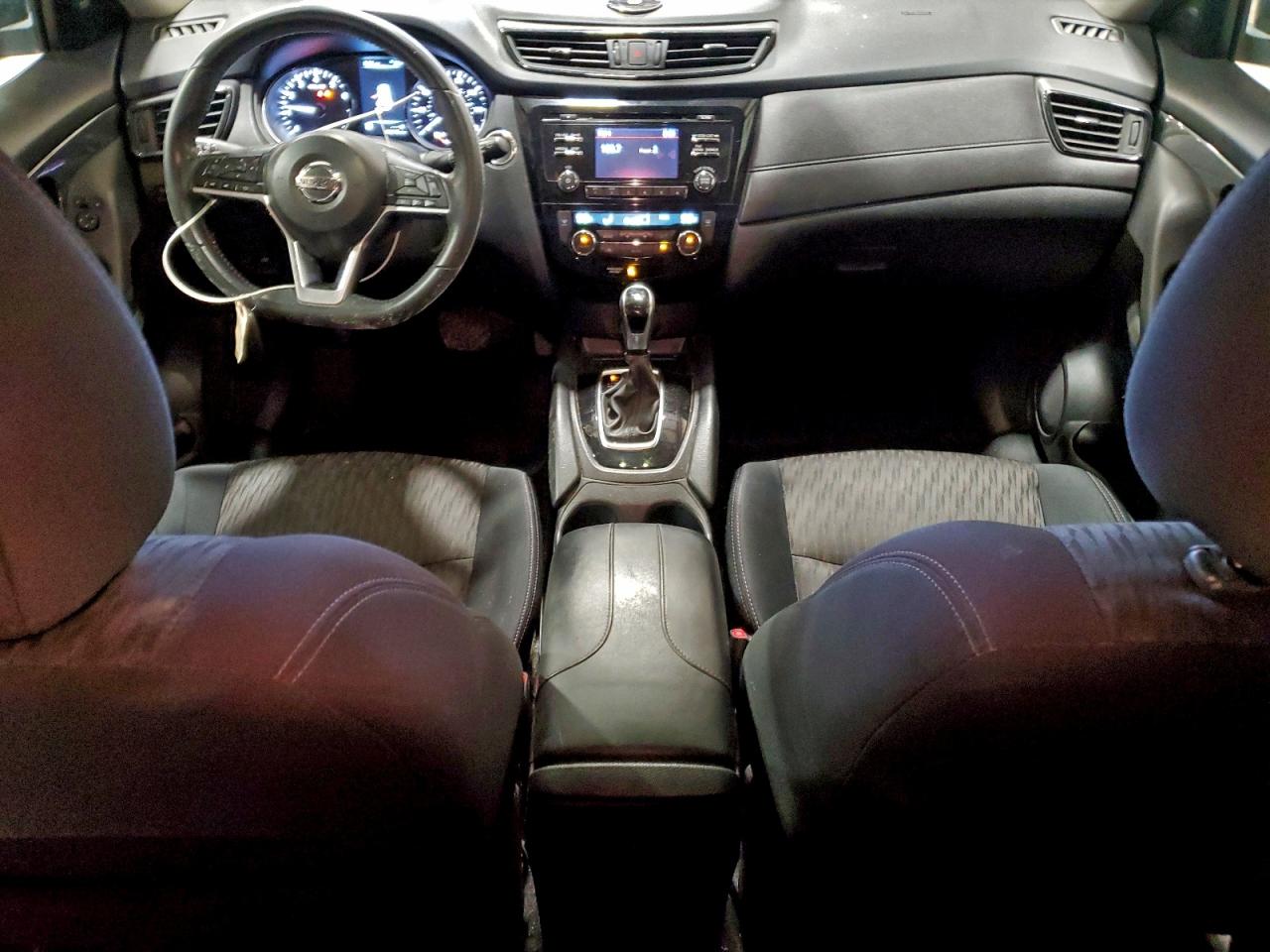 2017 NISSAN ROGUE SV photo 15