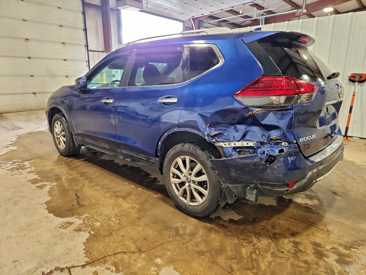 2017 NISSAN ROGUE SV photo 3