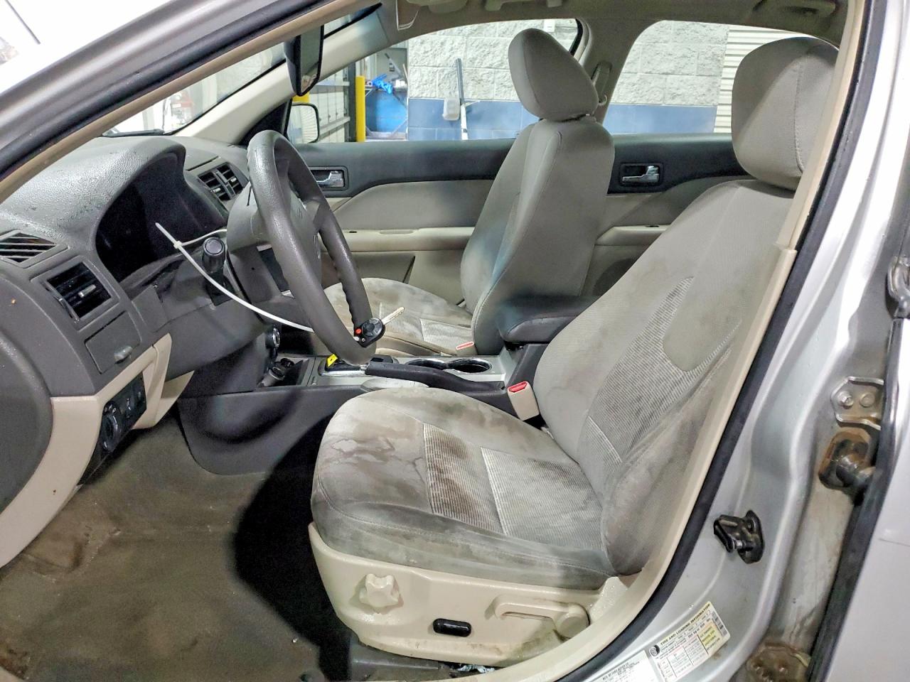 2010 FORD FUSION SE photo 19
