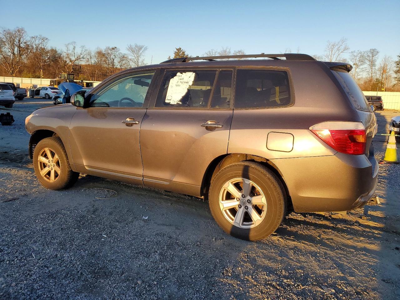 2010 TOYOTA HIGHLANDER photo 3